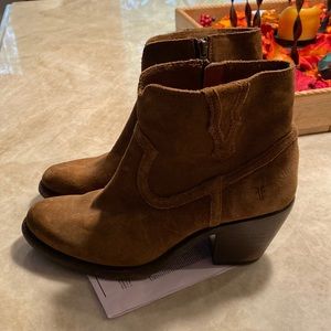 FRYE boots, Women’s size 8.5. Lightly worn